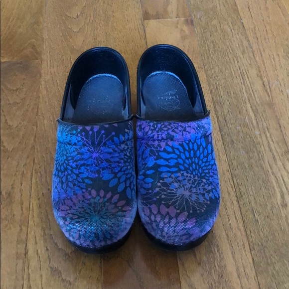 Dansko Shoes - Dansko Clogs